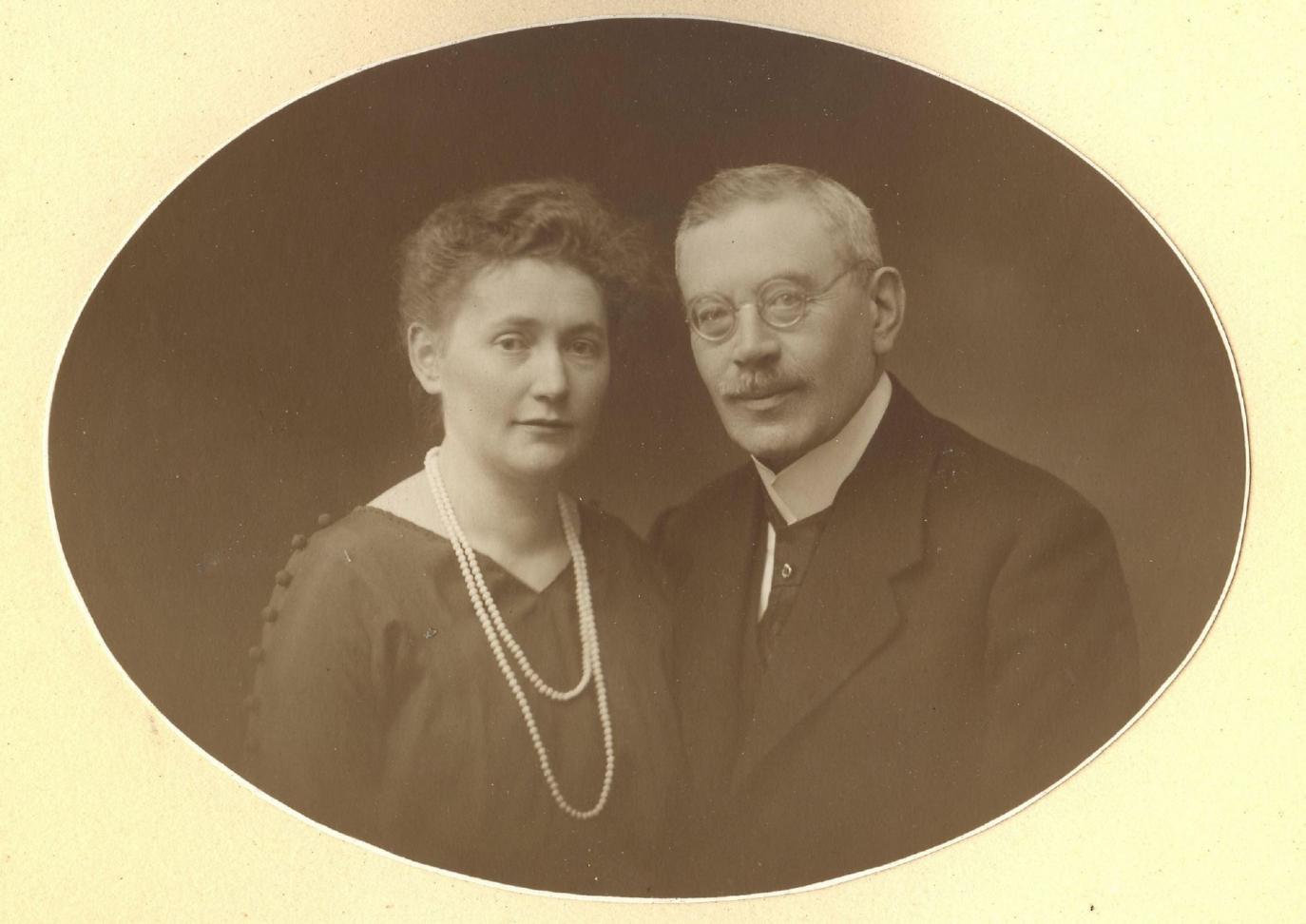 Eheleute Dr. Josef Osterspey und Anna Müller